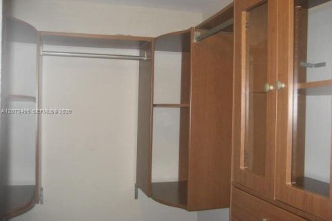 Copropriété à louer à Miami, Floride: 1 chambre, 65.87 m2 № 2307694 - photo 10