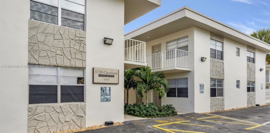 Appartement à Hollywood, Floride 2 chambres, 88.26 m2 № 1839606