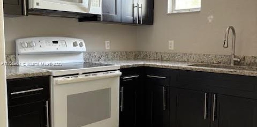 Condo à Royal Palm Beach, Floride, 3 chambres  № 1700622