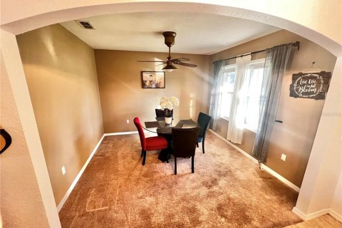 House in Winter Haven, Florida 4 bedrooms, 234.67 sq.m. № 1918406 - photo 6