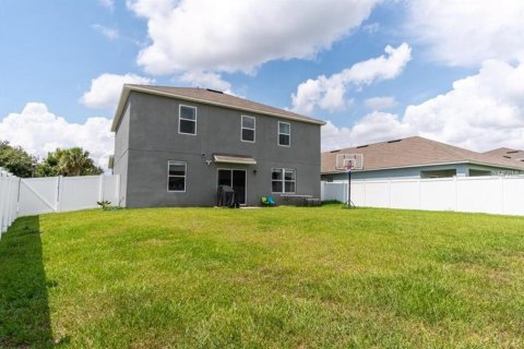 House in Winter Haven, Florida 4 bedrooms, 234.67 sq.m. № 1918406 - photo 17