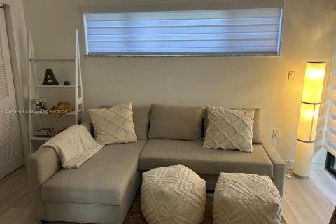 Adosado en alquiler en Miami, Florida, 2 dormitorios, 89.19 m2 № 1890386 - foto 15