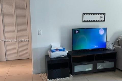 Adosado en alquiler en Miami, Florida, 2 dormitorios, 89.19 m2 № 1890386 - foto 7