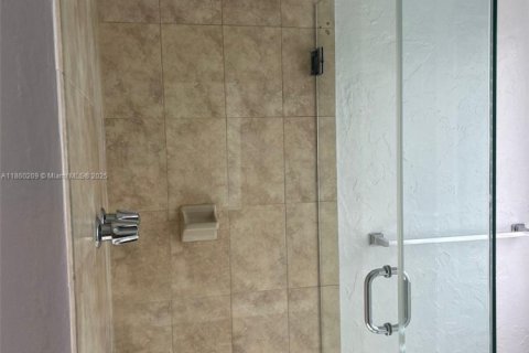 Adosado en alquiler en Miami, Florida, 2 dormitorios, 89.19 m2 № 1890386 - foto 4