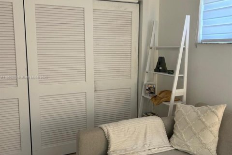 Adosado en alquiler en Miami, Florida, 2 dormitorios, 89.19 m2 № 1890386 - foto 8