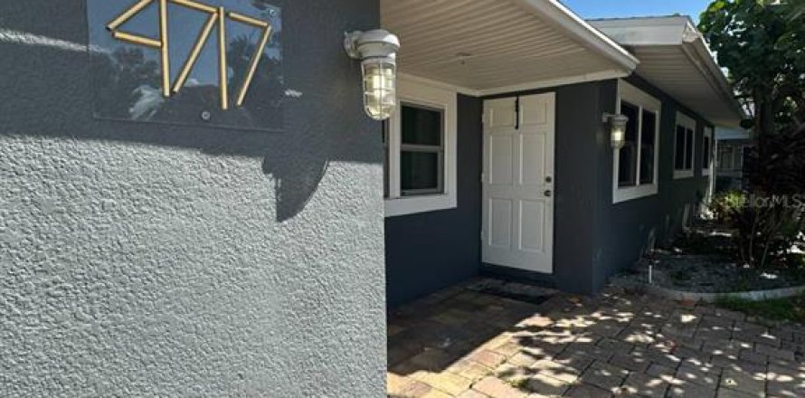 Casa en Tampa, Florida 4 dormitorios, 136.94 m2 № 1910584