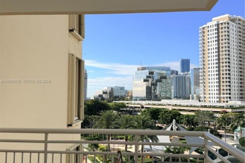 Copropriété à louer à Miami, Floride: 1 chambre, 72.46 m2 № 2011385 - photo 3