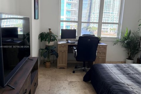 Copropriété à louer à Miami, Floride: 1 chambre, 72.46 m2 № 2011385 - photo 13