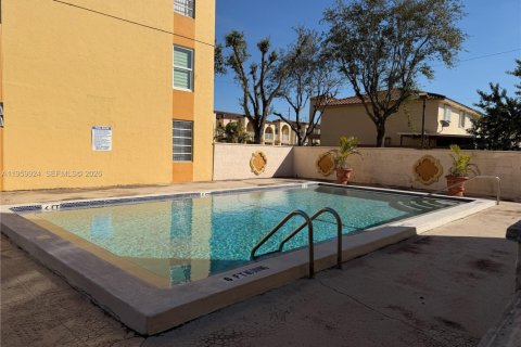 Купить кондоминиум в Хайалиа, Флорида 2 спальни, 82.68м2, № 2022101 - фото 19