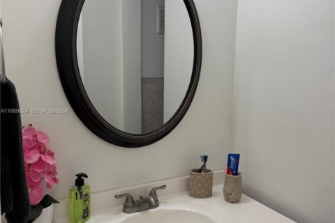 Купить кондоминиум в Хайалиа, Флорида 2 спальни, 82.68м2, № 2022101 - фото 9