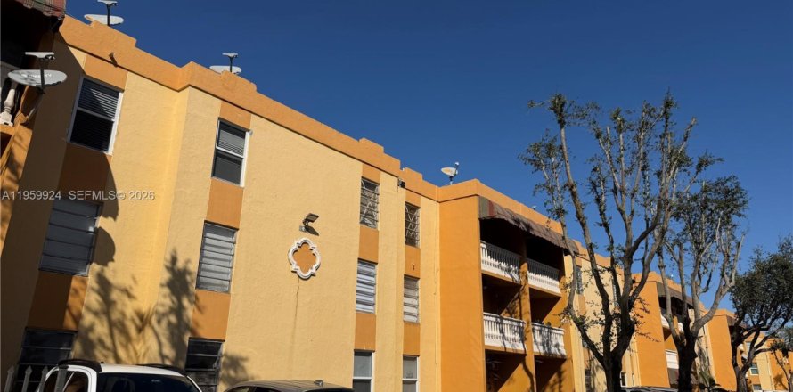 Кондоминиум с 2 спальнями в Хайалиа, Флорида № 2022101