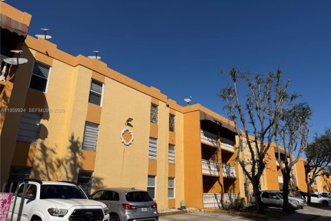 Купить кондоминиум в Хайалиа, Флорида 2 спальни, 82.68м2, № 2022101 - фото 2