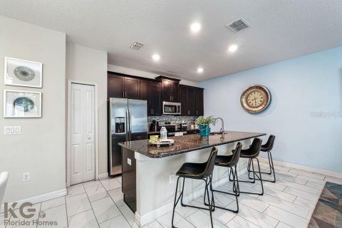 Adosado en venta en Davenport, Florida, 4 dormitorios, 176.7 m2 № 1733972 - foto 15