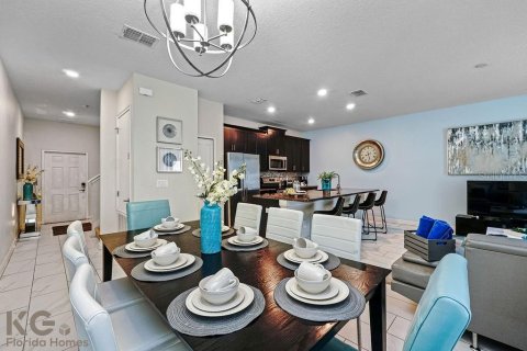 Townhouse in Davenport, Florida 4 bedrooms, 176.7 sq.m. № 1733972 - photo 6