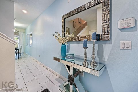 Townhouse in Davenport, Florida 4 bedrooms, 176.7 sq.m. № 1733972 - photo 2