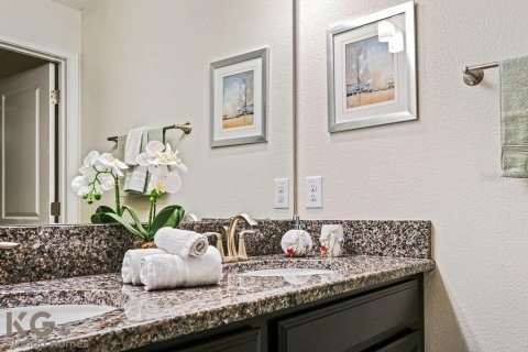 Townhouse in Davenport, Florida 4 bedrooms, 176.7 sq.m. № 1733972 - photo 22