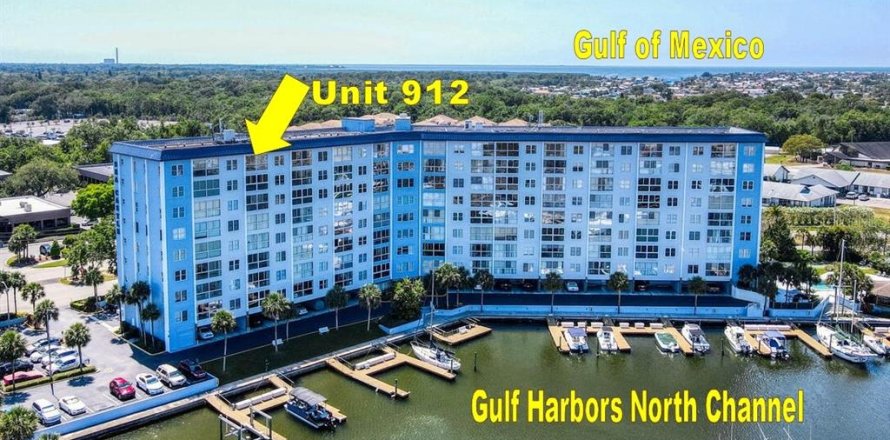 Condo in New Port Richey, Florida, 2 bedrooms № 2109177