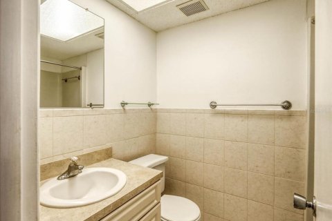 Condo in New Port Richey, Florida, 2 bedrooms № 2109177 - photo 28