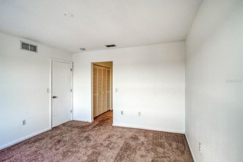 Condo in New Port Richey, Florida, 2 bedrooms № 2109177 - photo 26