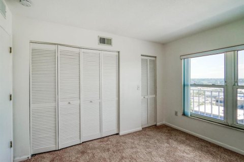 Condo in New Port Richey, Florida, 2 bedrooms № 2109177 - photo 30