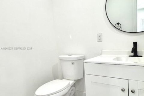 Apartamento en alquiler en Hollywood, Florida, 2 dormitorios, 60.39 m2 № 2031132 - foto 4