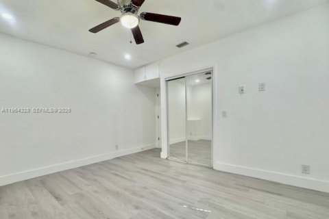 Apartamento en alquiler en Hollywood, Florida, 2 dormitorios, 60.39 m2 № 2031132 - foto 8