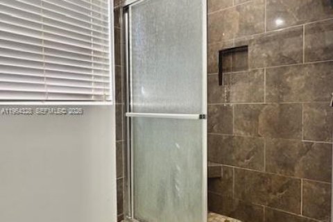 Apartamento en alquiler en Hollywood, Florida, 2 dormitorios, 60.39 m2 № 2031132 - foto 10