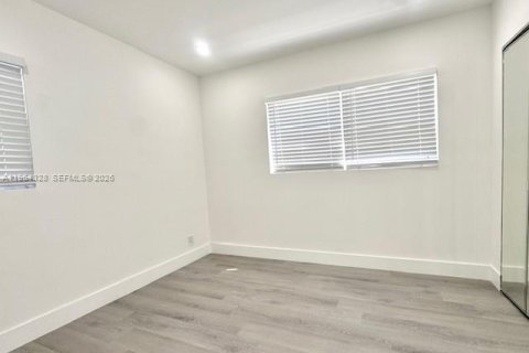 Apartamento en alquiler en Hollywood, Florida, 2 dormitorios, 60.39 m2 № 2031132 - foto 6