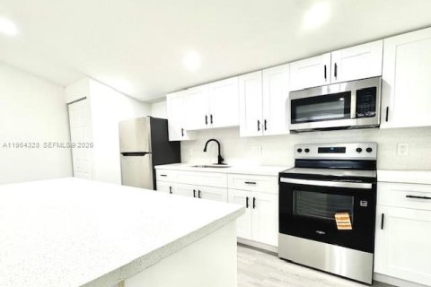 Apartamento en alquiler en Hollywood, Florida, 2 dormitorios, 60.39 m2 № 2031132 - foto 15