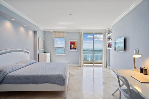 Condominio en alquiler en Miami, Florida, 3 dormitorios, 233.18 m2 № 2010659 - foto 13