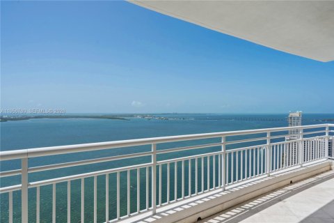 Condominio en alquiler en Miami, Florida, 3 dormitorios, 233.18 m2 № 2010659 - foto 4