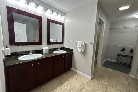 Hotel in Winter Garden, Florida 3 bedrooms № 1937632 - photo 9