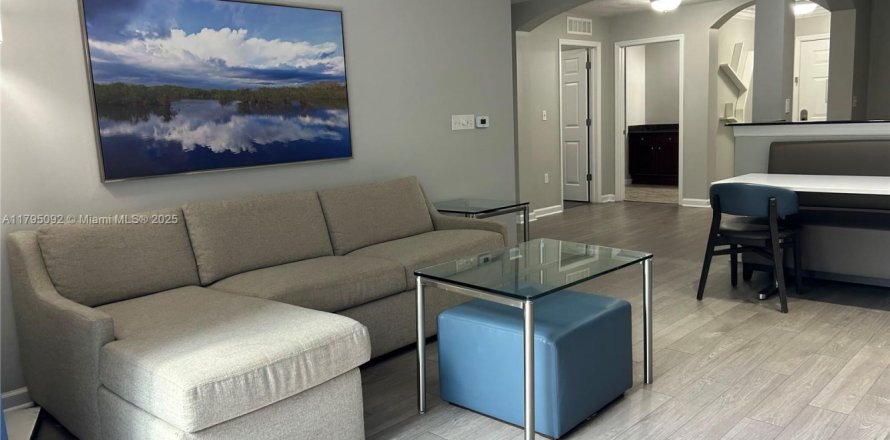 Hotel in Winter Garden, Florida 3 bedrooms № 1937632