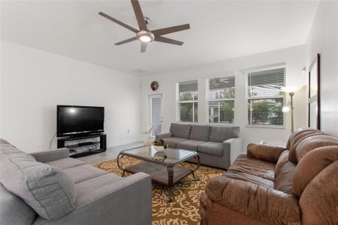 Villa ou maison à louer à Davenport, Floride: 5 chambres, 353.86 m2 № 2431615 - photo 17
