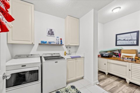 Condo in St. Lucie, Florida, 2 bedrooms № 2191181 - photo 14