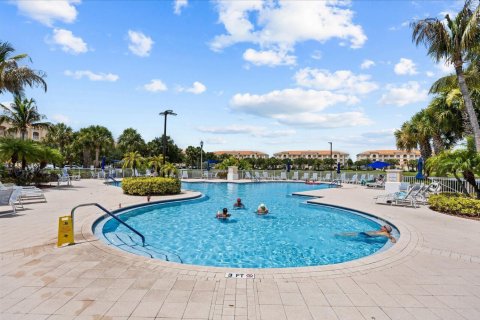Condo in St. Lucie, Florida, 2 bedrooms № 2191181 - photo 24