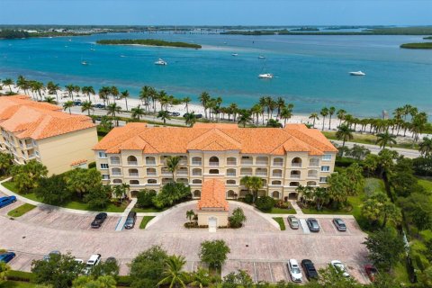 Condo in St. Lucie, Florida, 2 bedrooms № 2191181 - photo 29