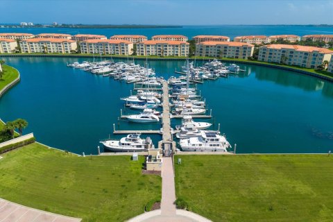 Condo in St. Lucie, Florida, 2 bedrooms № 2191181 - photo 18