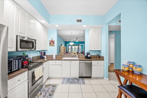 Condo in St. Lucie, Florida, 2 bedrooms № 2191181 - photo 5