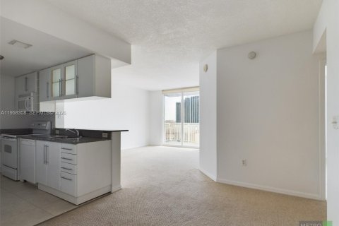 Снять в аренду кондоминиум в Майами, Флорида 1 спальня, 66.7м2, № 2019862 - фото 13