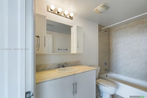 Снять в аренду кондоминиум в Майами, Флорида 1 спальня, 66.7м2, № 2019862 - фото 11