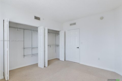 Снять в аренду кондоминиум в Майами, Флорида 1 спальня, 66.7м2, № 2019862 - фото 8