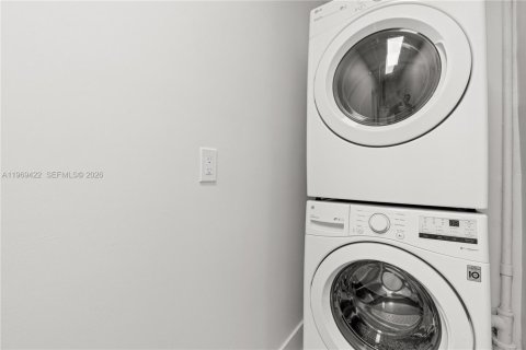 House in Cutler Bay, Florida 3 bedrooms, 145.02 sq.m. № 2033558 - photo 29