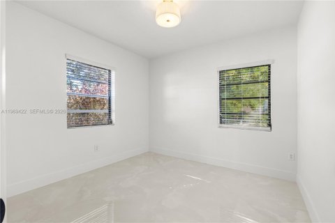 House in Cutler Bay, Florida 3 bedrooms, 145.02 sq.m. № 2033558 - photo 25