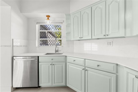 House in Cutler Bay, Florida 3 bedrooms, 145.02 sq.m. № 2033558 - photo 20