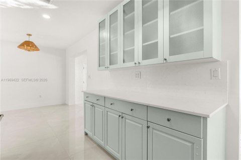 House in Cutler Bay, Florida 3 bedrooms, 145.02 sq.m. № 2033558 - photo 19