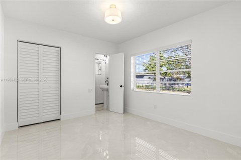 House in Cutler Bay, Florida 3 bedrooms, 145.02 sq.m. № 2033558 - photo 22