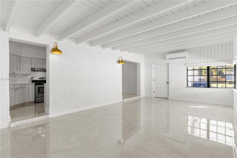 House in Cutler Bay, Florida 3 bedrooms, 145.02 sq.m. № 2033558 - photo 15