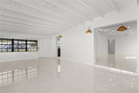 House in Cutler Bay, Florida 3 bedrooms, 145.02 sq.m. № 2033558 - photo 14