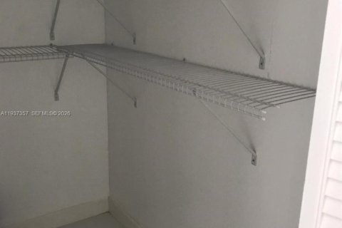 Condo in Miami, Florida, 1 bedroom  № 2053454 - photo 21